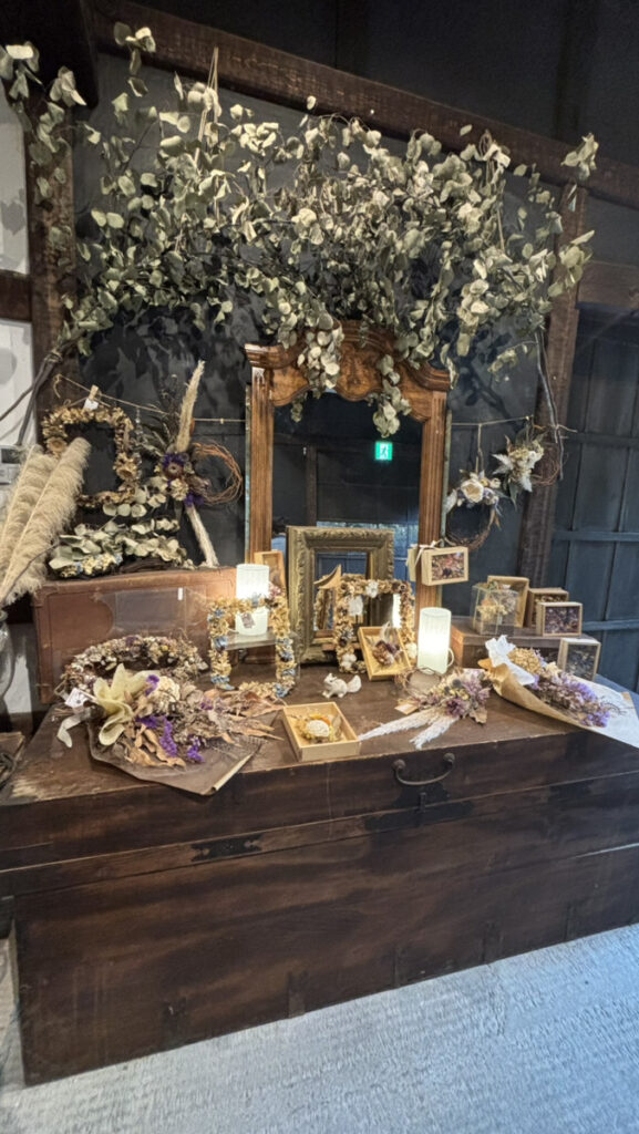 café lily(糸島カフェ リリー)アンティーク家具