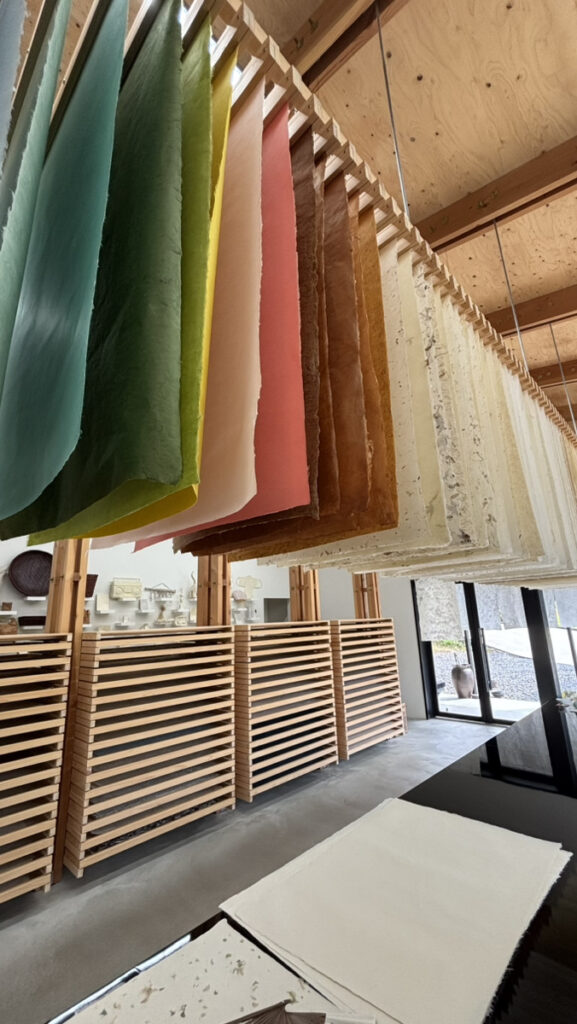 名尾手すき和紙-色鮮やかな和紙